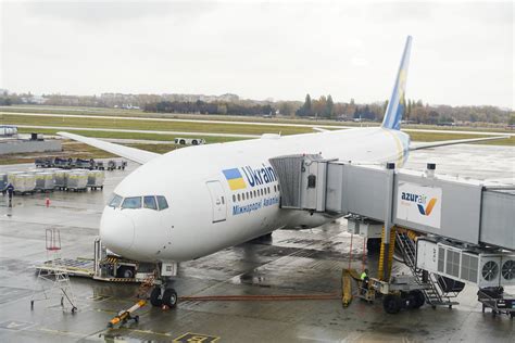 Review: UKRAINE INTERNATIONAL AIRLINES .